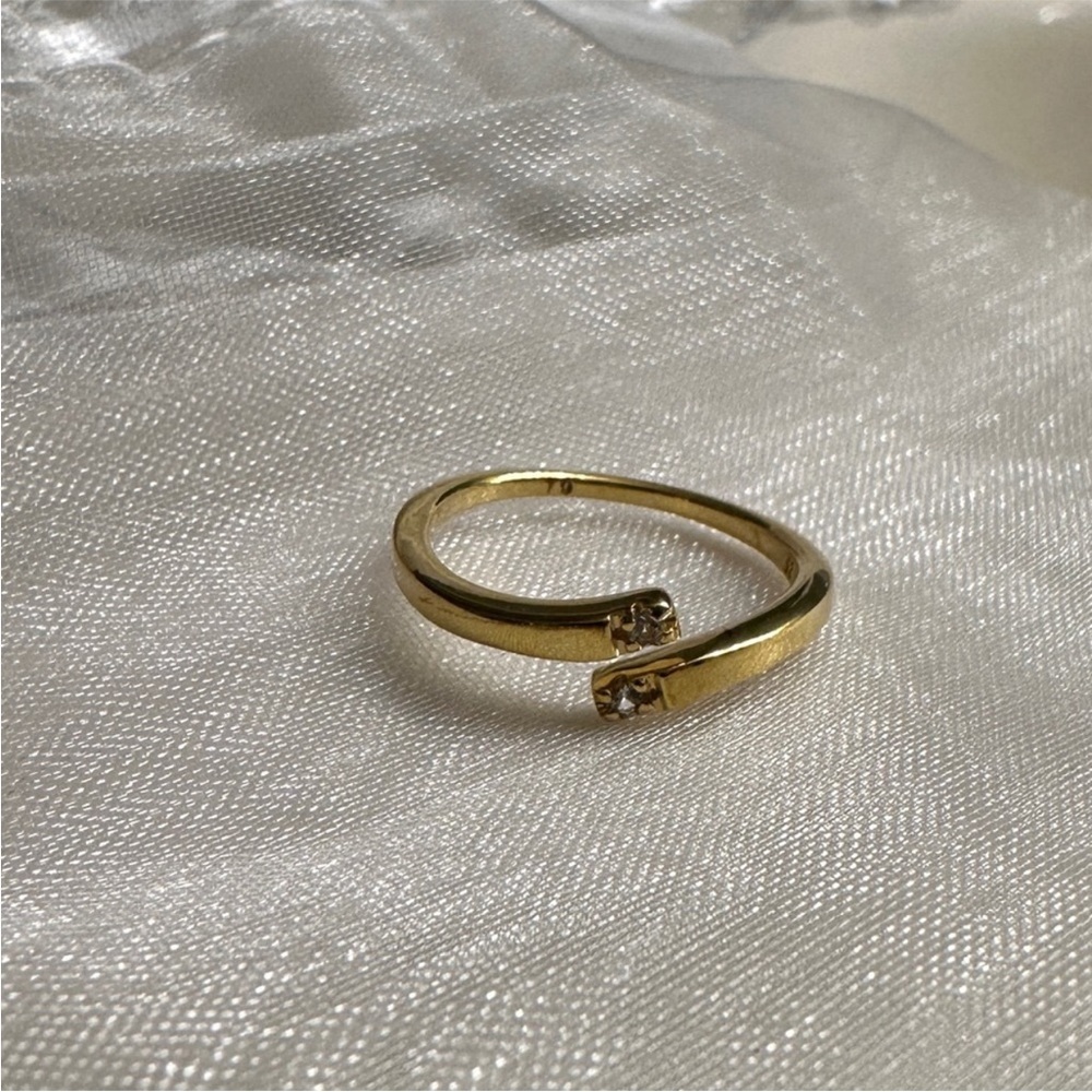 Madewell delicate collection Demi- fine white topaz open ring size 6